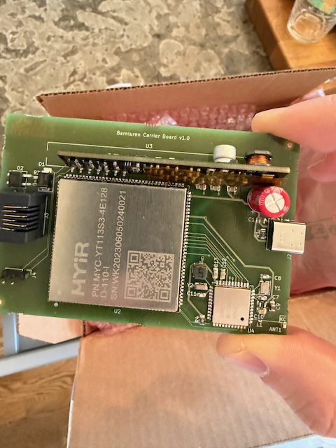 Barnluren carrier board v1.0
